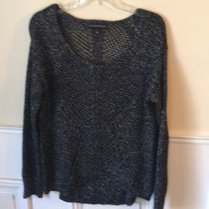 A black knitted shirt